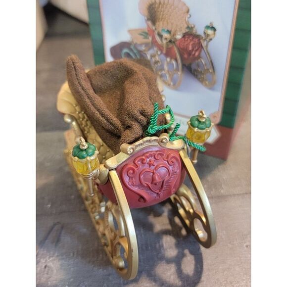 Hallmark 2001 Santa sleigh ornament Xmas decor - Picture 1 of 6